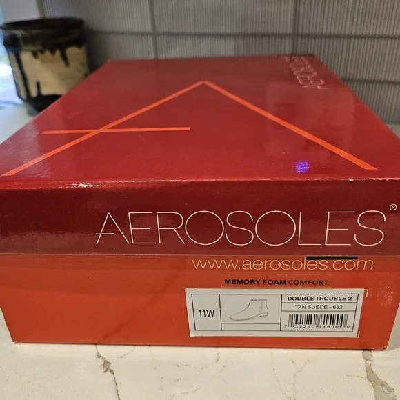 AEROSOLES Tan Suede Ankle Booties 11 W, Brand New - Picture 8 of 8